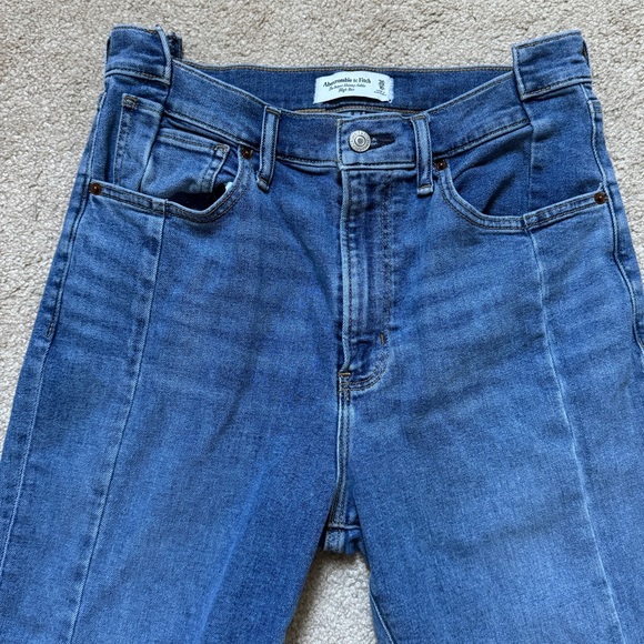 Abercrombie & Fitch The Super Skinny Ankle High Rise Jean Size 30 / 10 - Picture 3 of 8